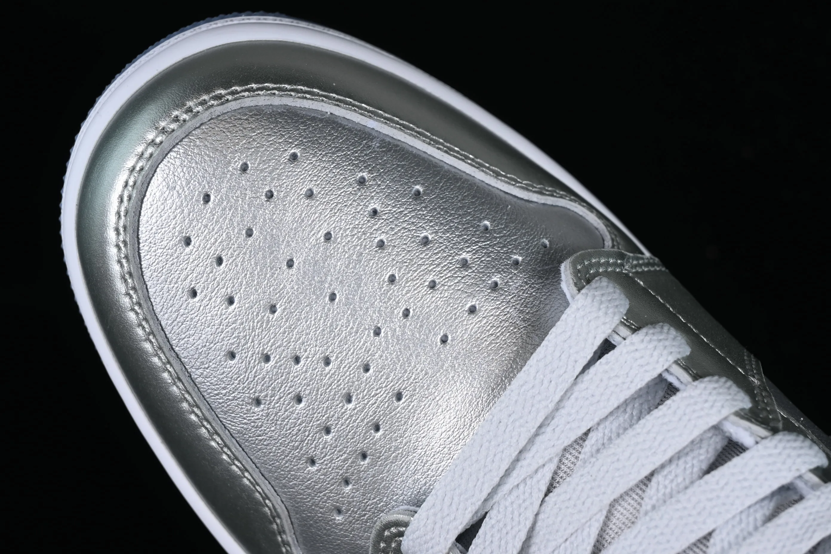 All categories Air Jordan Jordan series basketball shoes Air Jordan 1 Low Air Jordan 1 Low Golf "Gift Giving" AJ1 Joe 1 Golf Silver Low-top cultural and casual sneakers FD6848-001